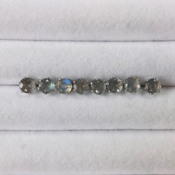 5mm 宝石質✨ラブラドライトAAA－✨ファセットカットピアス／ノンホールピアス 【金属アレルギー対応】AP-＃69 6枚目の画像