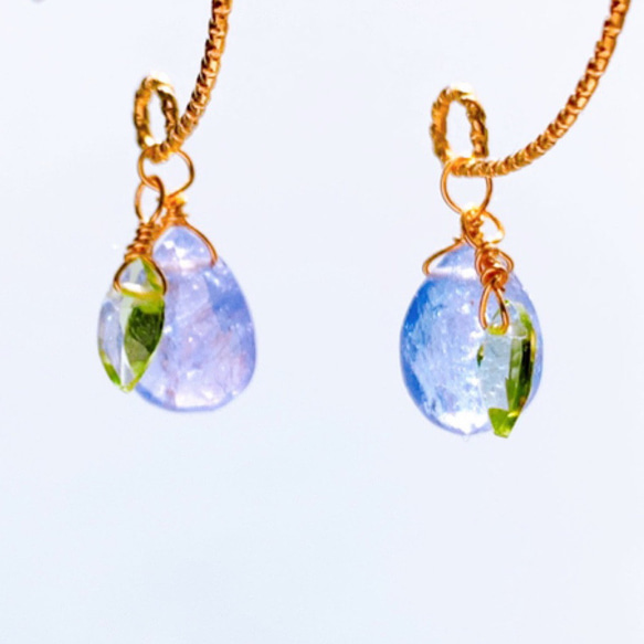 《12月誕生石》タンザナイトの紫陽花とペリドットリーフのピアス/イヤリング　14kgf  アレルギー対応誕生日プレゼント 7枚目の画像