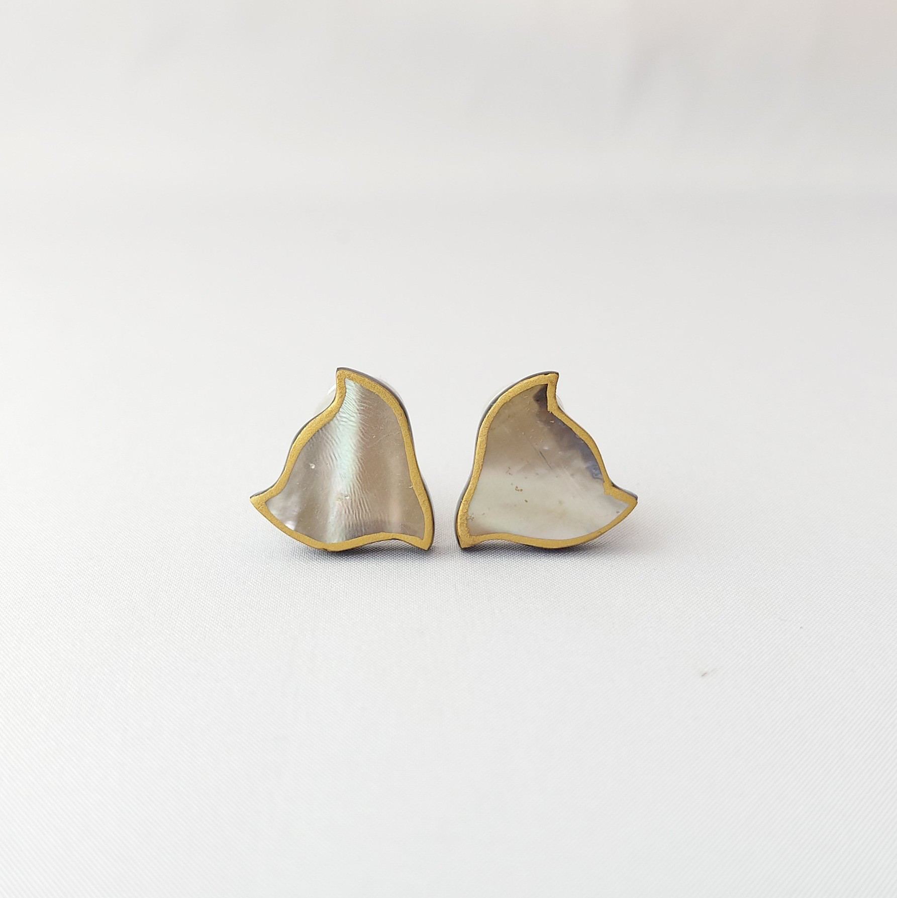 千鳥螺鈿 漆イヤリングsv　白蝶貝