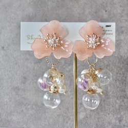 フラワー　ピンク系　ピアス　ハンドメイド　イヤリング変更可 swing strawberry フラワービジュー ピアス/イヤリング (ピンク