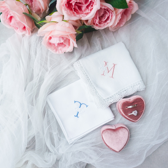 フラワーイニシャル✨刺繍ハンカチ✨ブライダルハンカチ　両家顔合わせ　プレゼント 5枚目の画像