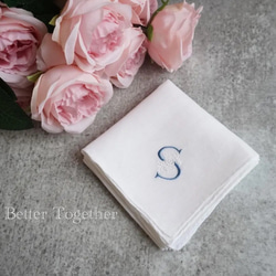 フラワーイニシャル✨刺繍ハンカチ✨ブライダルハンカチ　両家顔合わせ　プレゼント 17枚目の画像