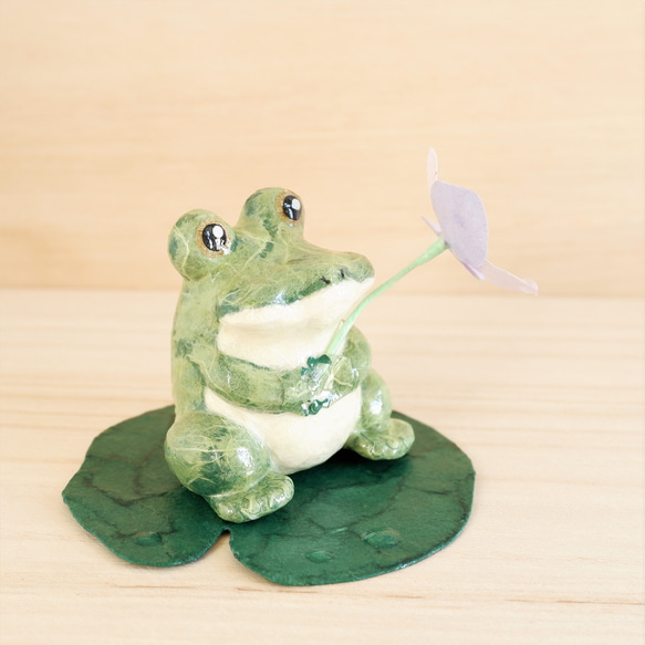 和紙インテリア/置物『一輪の紫陽花をあなたに』カエル(深い緑色) 10枚目の画像