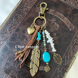 再販】革紐タッセル＆天然石のバッグチャーム☆ターコイズ、サンゴ