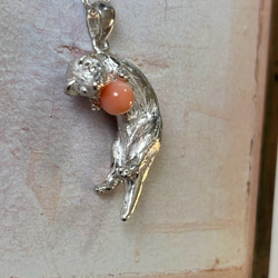 フェレットのネックレス（コーラル） 5枚目の画像