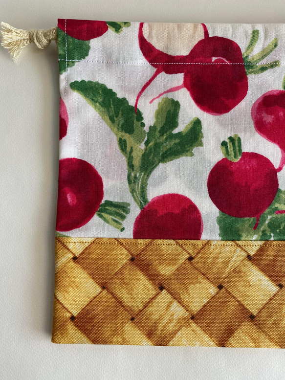お野菜とカゴプリントの巾着袋　(ラディッシュ、トマト、とうもろこし) 4枚目の画像