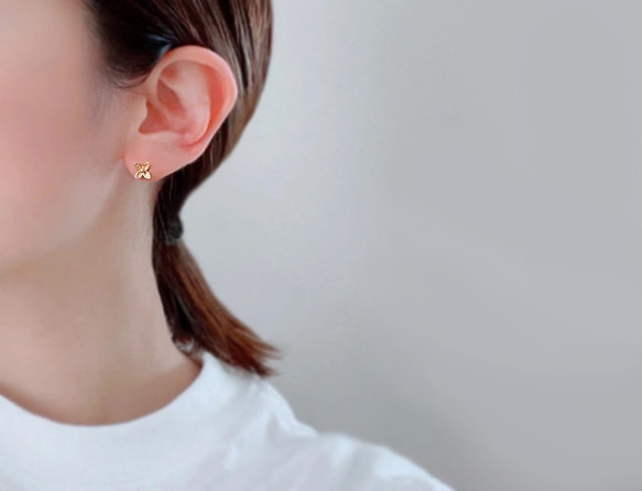 送料無料【24KGP（SV925）】小花スタッドピアス／シンプル silver925 Flowerゴールドシルバー 2枚目の画像