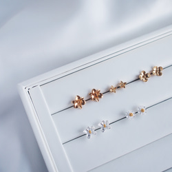 送料無料【24KGP（SV925）】小花スタッドピアス／シンプル silver925 Flowerゴールドシルバー 3枚目の画像