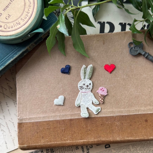 ハート「LOVE」（レッド）/ 3枚セット/刺繍アイロンワッペン 15枚目の画像