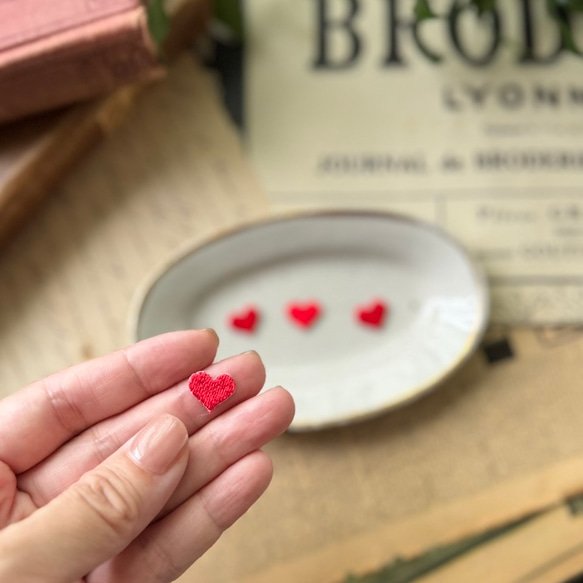 ハート「LOVE」（レッド）/ 3枚セット/刺繍アイロンワッペン 10枚目の画像