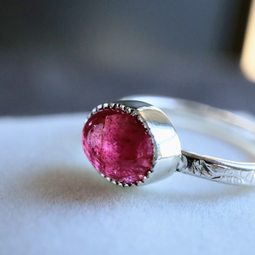 赤ワイン色のピンクトルマリンペンダントトップ 大人色ワインレッド