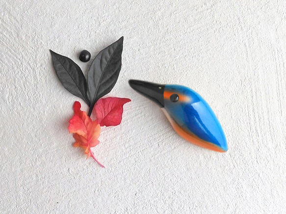 カワセミのブローチ【ラッピング付】 Brooch of kingfisher 1枚目の画像