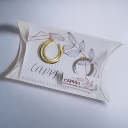 「accost」耳骨夾，禮盒裝，黃銅，三重十字耳骨夾，男女通用，男士 第11張的照片