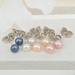 4mm～4.5ｍｍ　淡水パール　シルバー925　ペア1組 　天然石スタッドピアス【カラー選択】 ～冠婚葬祭や普段使いに 1枚目の画像