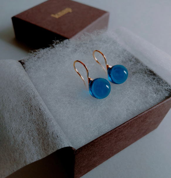 免運費 [客製] 玻璃耳墜，藍色 第2張的照片