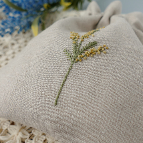名入れ》ミモザ＊リネンの手刺繍巾着ポーチ 巾着袋 ほころもり 通販