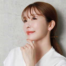 サージカルステンレス クロスリボン ピアス 金属アレルギー対応  つけっぱなし入浴OK 3枚目の画像