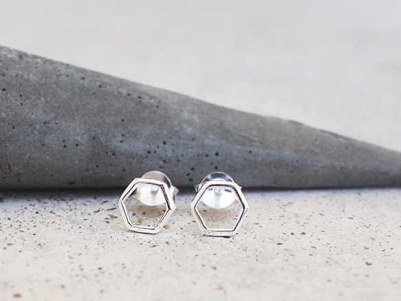 送料無料【SV925】冬のダイヤモンド （星座）ヘキサゴン スタッドピアス／6mm 幸運 silver シルバー 2枚目の画像