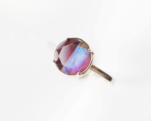 ガーネット×ラブラドライト×クォーツの トリプレットストーンリング