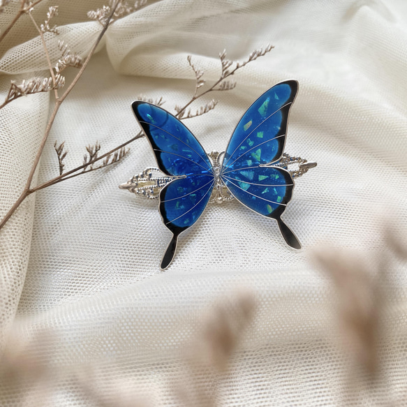 青い蝶 | ヘアピン/ピン/ブローチ/レジンフラワー/ロリータ/ハンドメイド 1枚目の画像