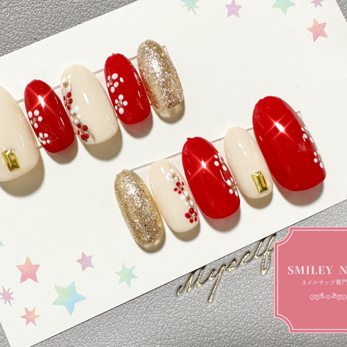 キャラクターデザイン ネイルチップ 赤 正月 和服 ネイルチップ 1月 花 赤 シンプル ネイルチップ（つけ