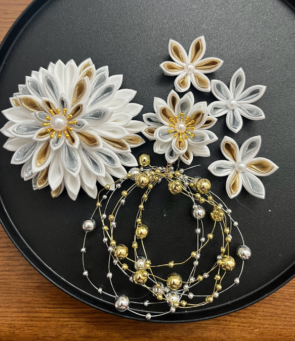 つまみ細工　髪飾り　ダリアセット　選べるゴールドシルバー 1枚目の画像