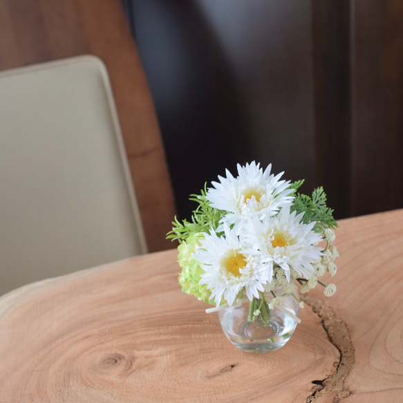 サマーホワイト♪白カーベラとかすみ草のミニ花束《フェイクウォーター 》【誕生祝い  プチプレゼント】 7枚目の画像