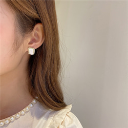 耳環 無孔耳環 流行 無痛 水晶 水鑽 米色 珍珠 無孔 樹脂耳環 第3張的照片