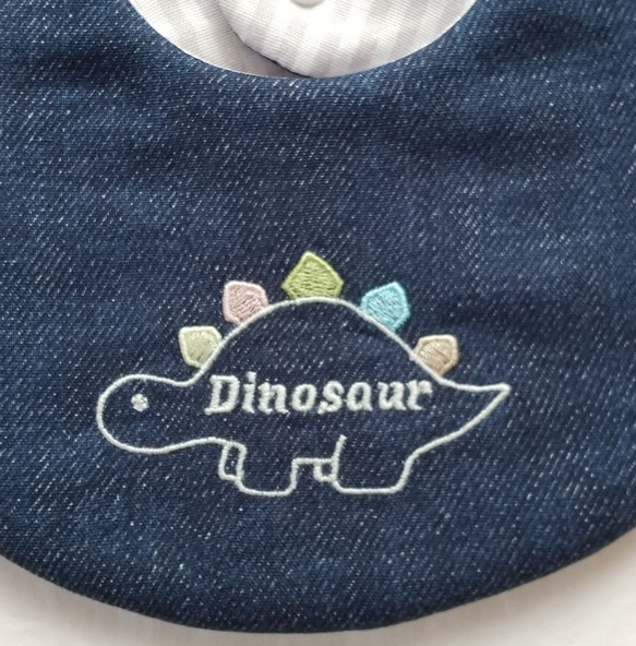 【名入れ】ダブルガーゼ☆恐竜刺繍スタイ 3枚目の画像