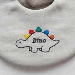 【名入れ】ダブルガーゼ☆恐竜刺繍スタイ 5枚目の画像
