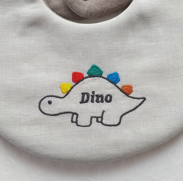 【名入れ】ダブルガーゼ☆恐竜刺繍スタイ 5枚目の画像