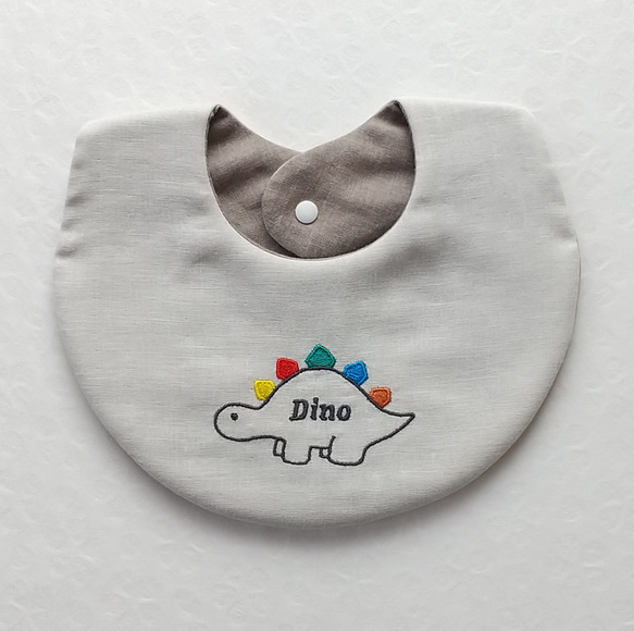 【名入れ】ダブルガーゼ☆恐竜刺繍スタイ 4枚目の画像