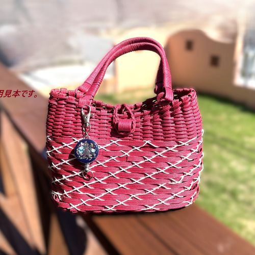 【りょうこ様】1166.天然石　椿　ジャンピング猫　レジン　チャーム りょうこ様】1166.天然石 椿 ジャンピング猫 レジン チャーム