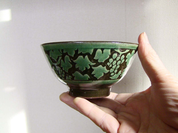 ブドウ文飯茶碗（織部） 1枚目の画像