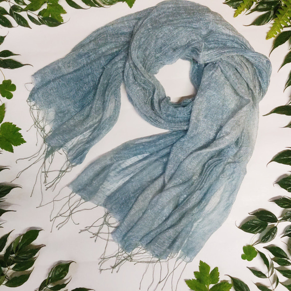 再販■屋久島の草木染めシルクレーヨンストール（琉球藍生葉染めブルー） 1枚目の画像