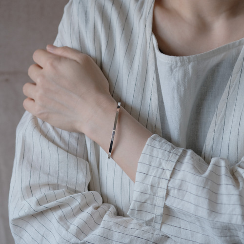 e.m. シルバーバングル　サイズM 3㎜ 幅3mm ミニマル シンプル バングル シルバー925 バングル・リスト