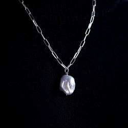 虹色大粒極上バロック淡水真珠のシルバーマンテルネックレス　～Sofia 6枚目の画像