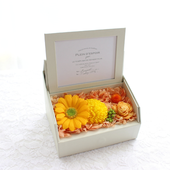 イエローガーベラ　フォトフレーム　ボックス　誕生日　記念日　写真立て　花　プリザーブドフラワー　米寿　お供え　お祝い　 2枚目の画像