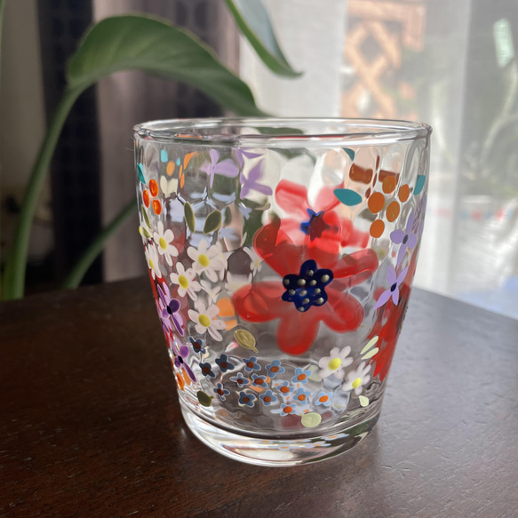 グラス　タンブラー　花　赤　ブーケ　ガラス　ハンドペイント　名入れ　ギフト 1枚目の画像