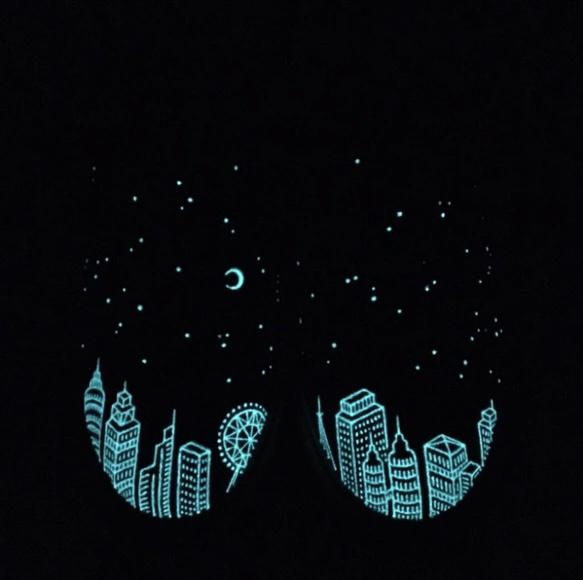 スリッポン 蓄光でビルの夜景が〈光る〉バイカラー グレー × ネイビー【受注制作】 2枚目の画像