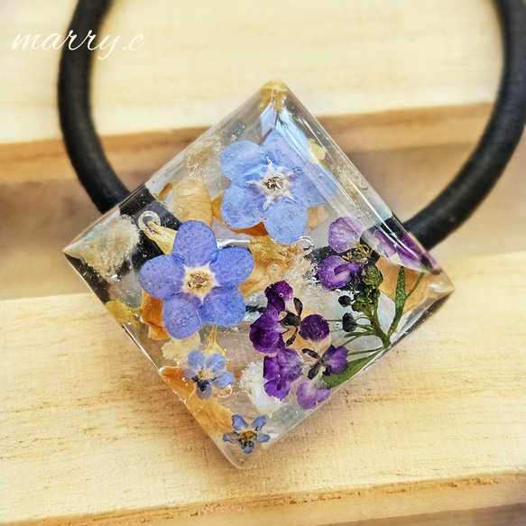 琉球ガラスと忘れな草のヘアゴムmarry.c's handmadeaccessory