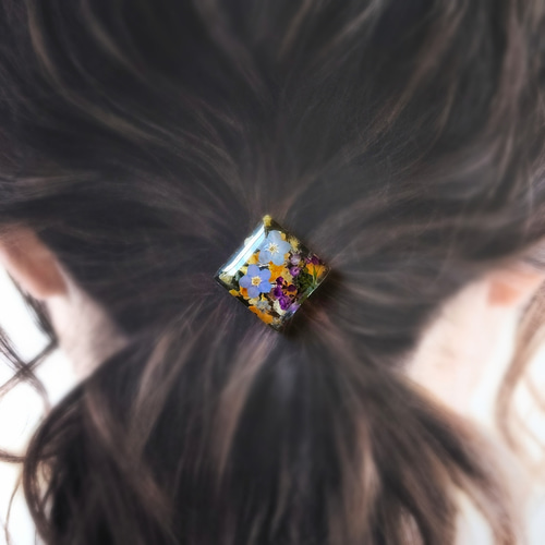 琉球ガラス入り忘れな草のヘアゴムmarry.c's handmadeaccessory