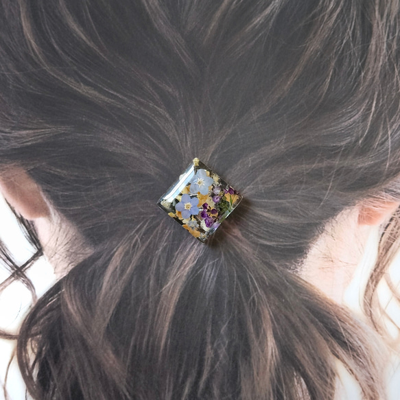 琉球ガラスと忘れな草のヘアゴムmarry.c's handmadeaccessory 2枚目の画像