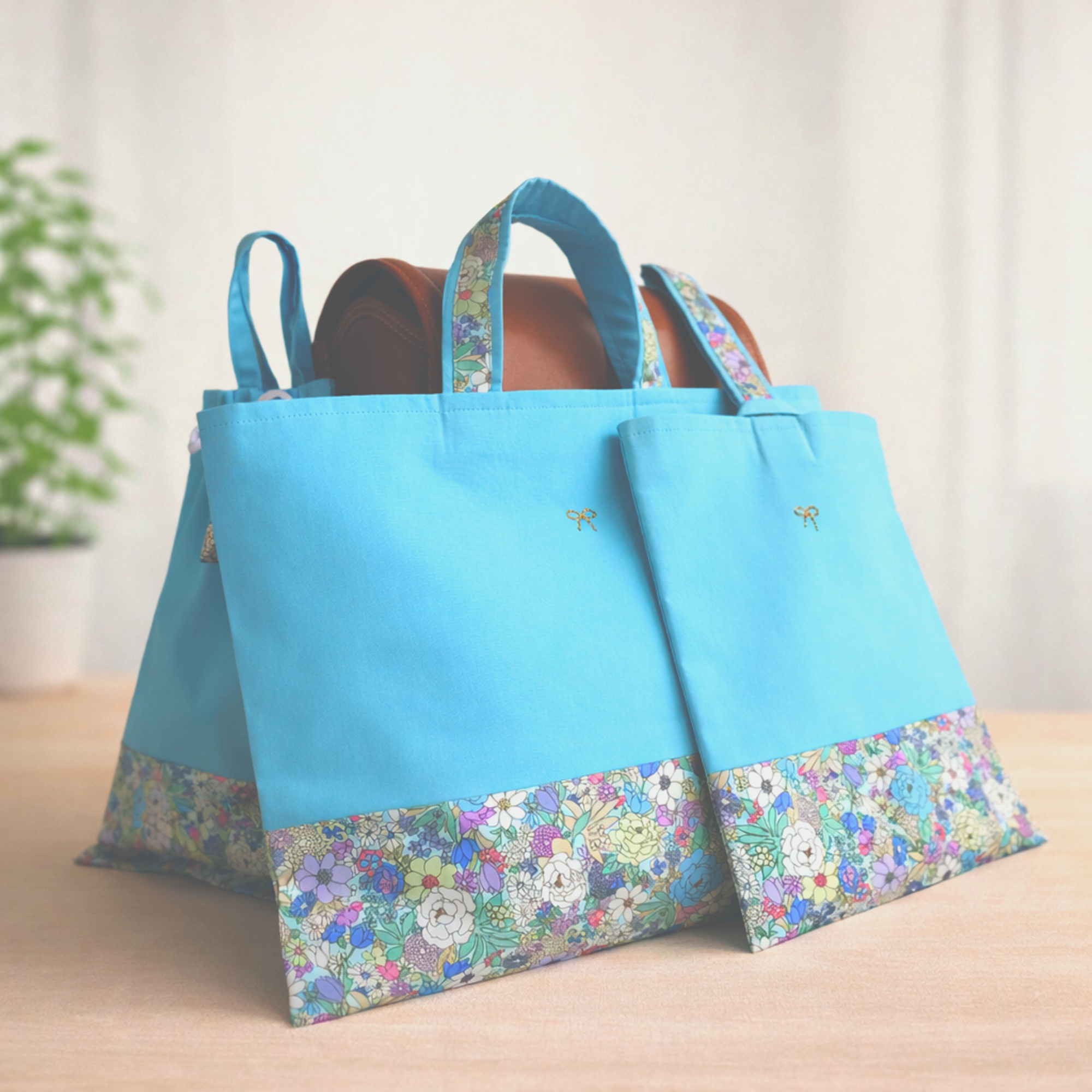 少しクラシカルなお花柄のレッスンバッグ ・上履き入れ・体操服袋の３点セット（水色）＊入園入学2026＊