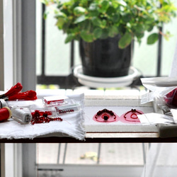 深紅色  オートクチュール刺繡大ぶりのブライダルイヤリング 14枚目の画像