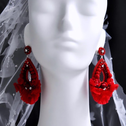 深紅色  オートクチュール刺繡大ぶりのブライダルイヤリング 2枚目の画像