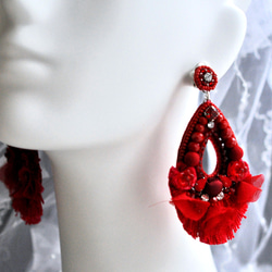 深紅色  オートクチュール刺繡大ぶりのブライダルイヤリング 7枚目の画像