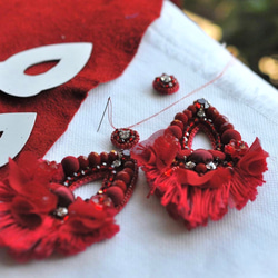 深紅色  オートクチュール刺繡大ぶりのブライダルイヤリング 13枚目の画像