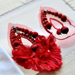 深紅色  オートクチュール刺繡大ぶりのブライダルイヤリング 11枚目の画像