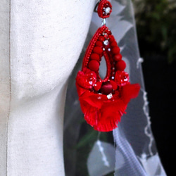 深紅色  オートクチュール刺繡大ぶりのブライダルイヤリング 5枚目の画像